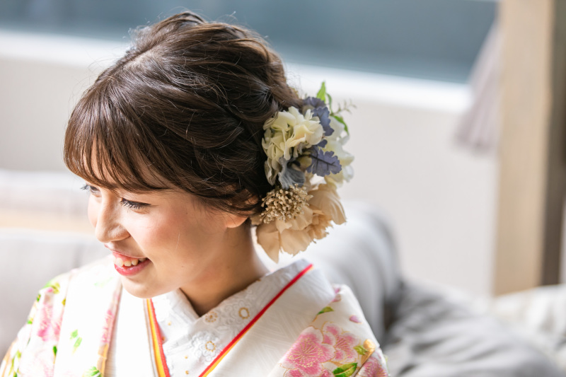 ゆるめシニヨンで、おしゃれに！