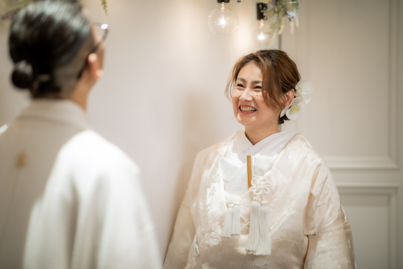 白無垢姿がとてもお綺麗な笑顔溢れる1枚