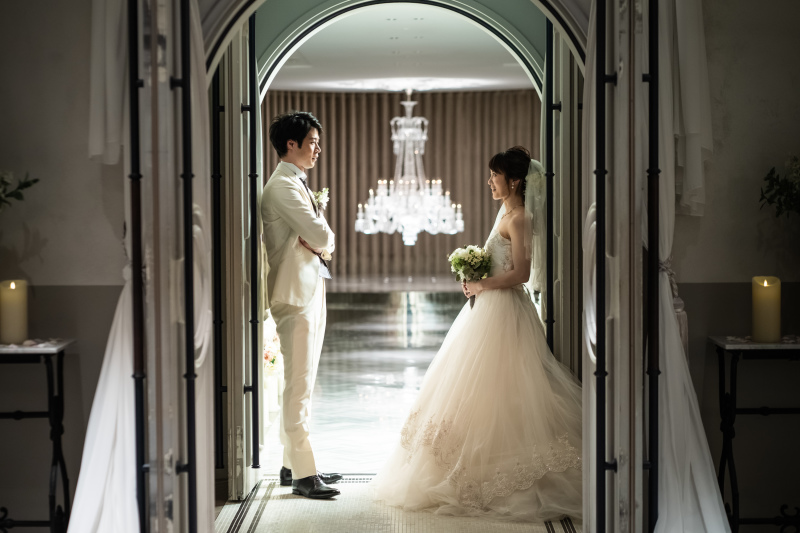 チャペル扉前で