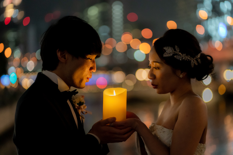 キャンドルを使った幻想的なカット
