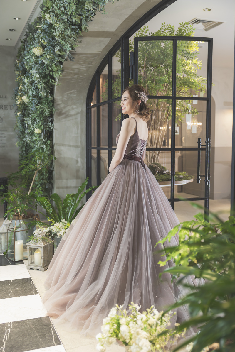 カラードレスにチェンジ