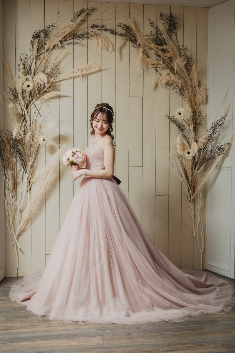 SWITCH梅田_カラードレスが豊富