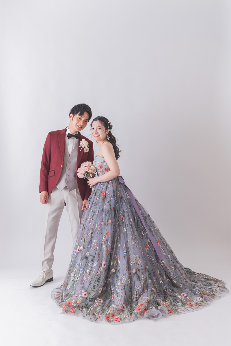 SWITCH梅田_カラードレスが豊富