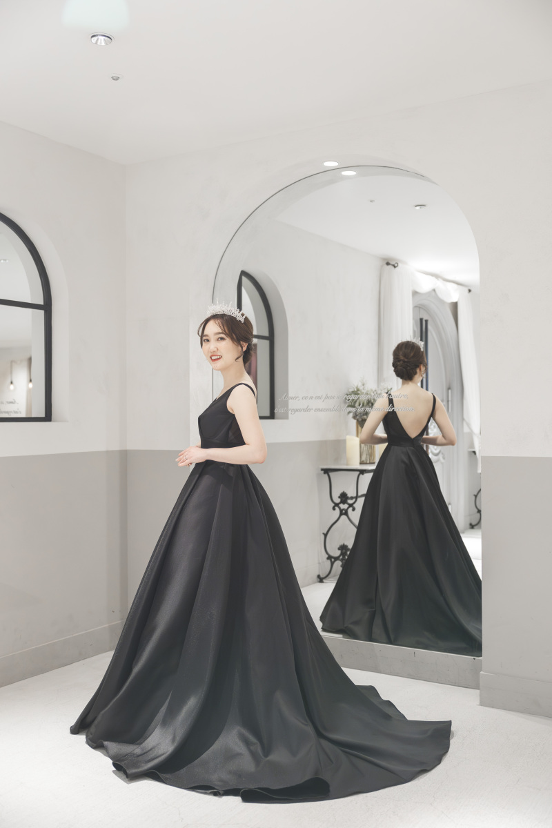 SWITCH梅田_カラードレスが豊富