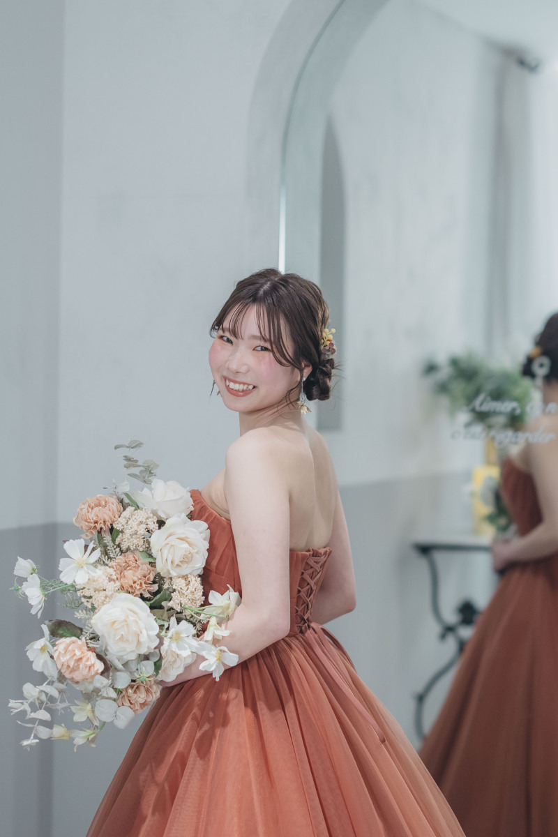 SWITCH梅田_カラードレスが豊富