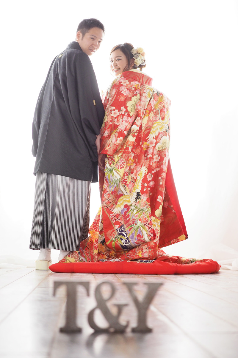 鮮やかな衣装で