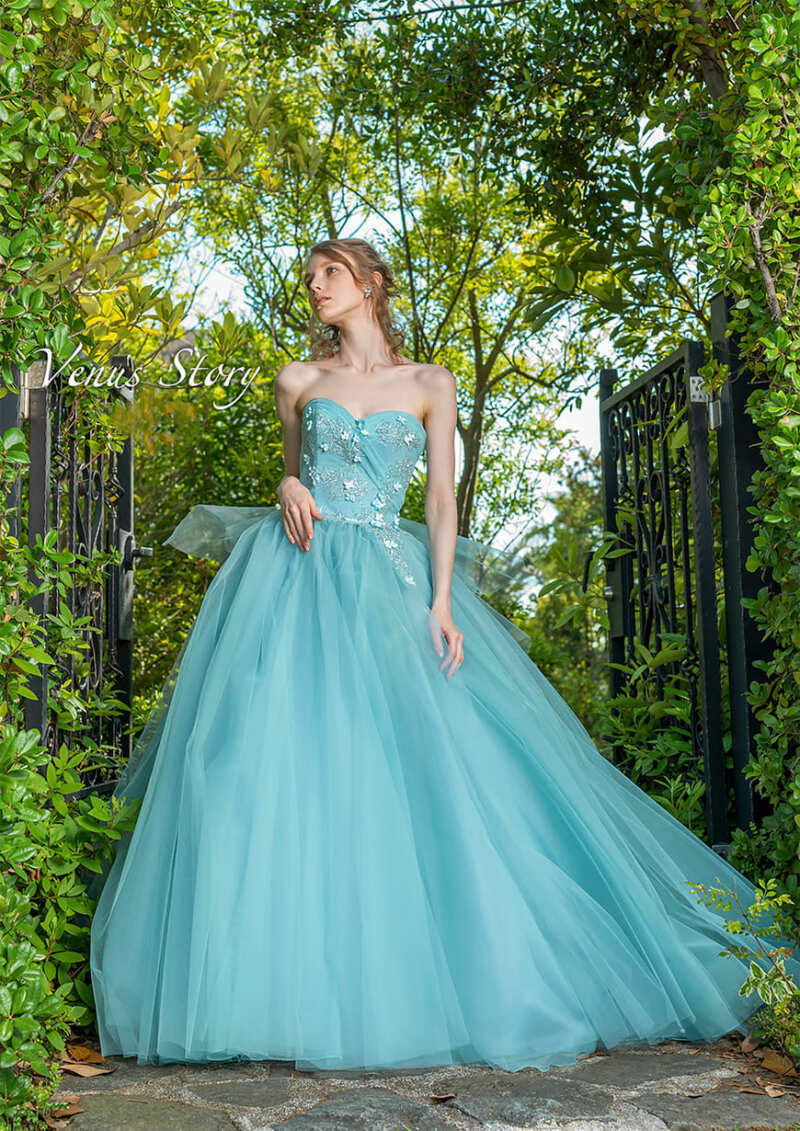 バイヤーがセレクションしたブランドドレス