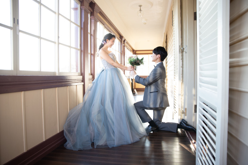 【衣装追加料金なし】ラインの館ロケーション｜衣装選び放題&times;100カット&times;ヘアメイク込。北野異人館の洋館で叶える上質な撮影。