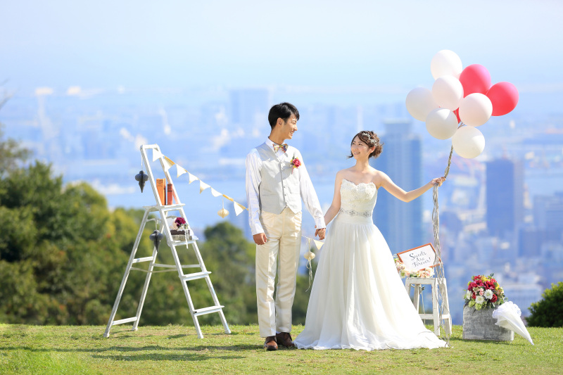 【衣装追加料金なし】神戸布引ハーブ園ロケ｜衣装選び放題&times;100カット&times;ヘアメイク込。山上の花々と絶景を楽しむフォト体験を。