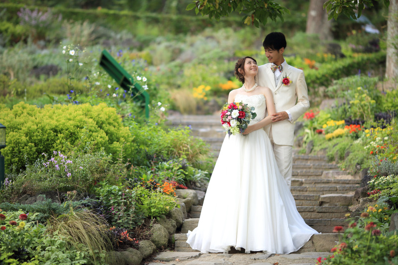 【衣装追加料金なし】神戸布引ハーブ園ロケ｜衣装選び放題&times;100カット&times;ヘアメイク込。山上の花々と絶景を楽しむフォト体験を。