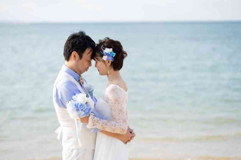 おでこを合わせて