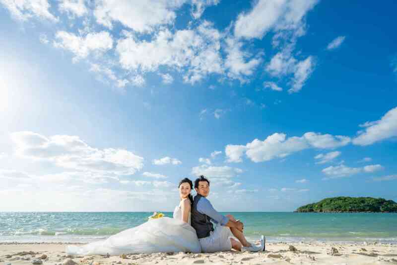 背中を合わせて