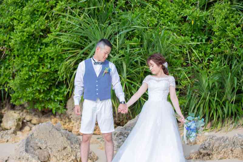 手繋ぎショットも