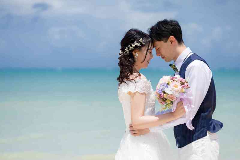 おでこを合わせて