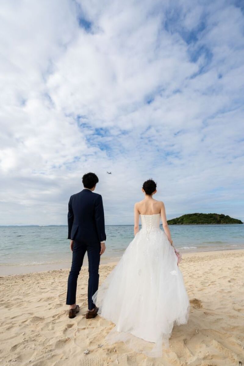 美しい空とビーチと