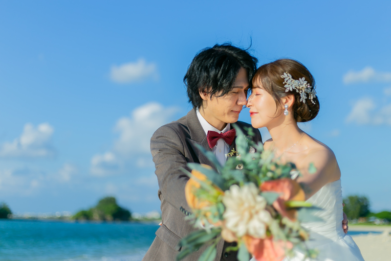 衣装を着替えてビーチへ！美しい海がお出迎え♬