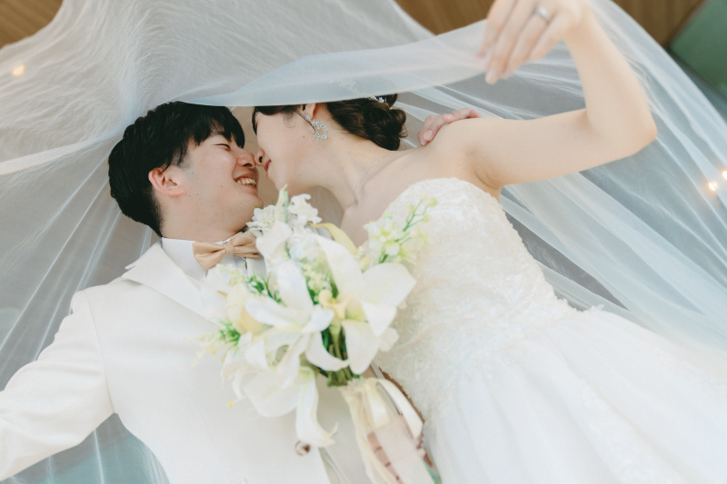 ベールに包まれて