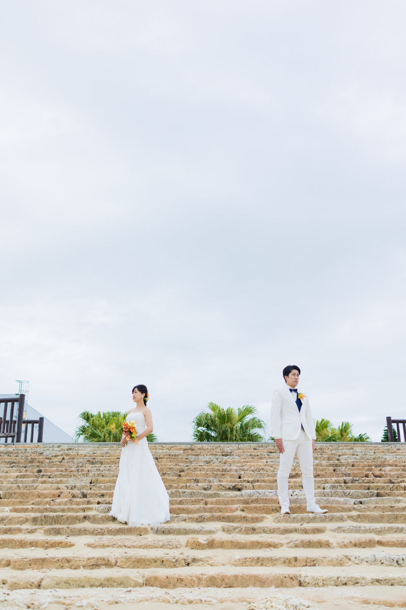 目線を外すことで雰囲気が出る