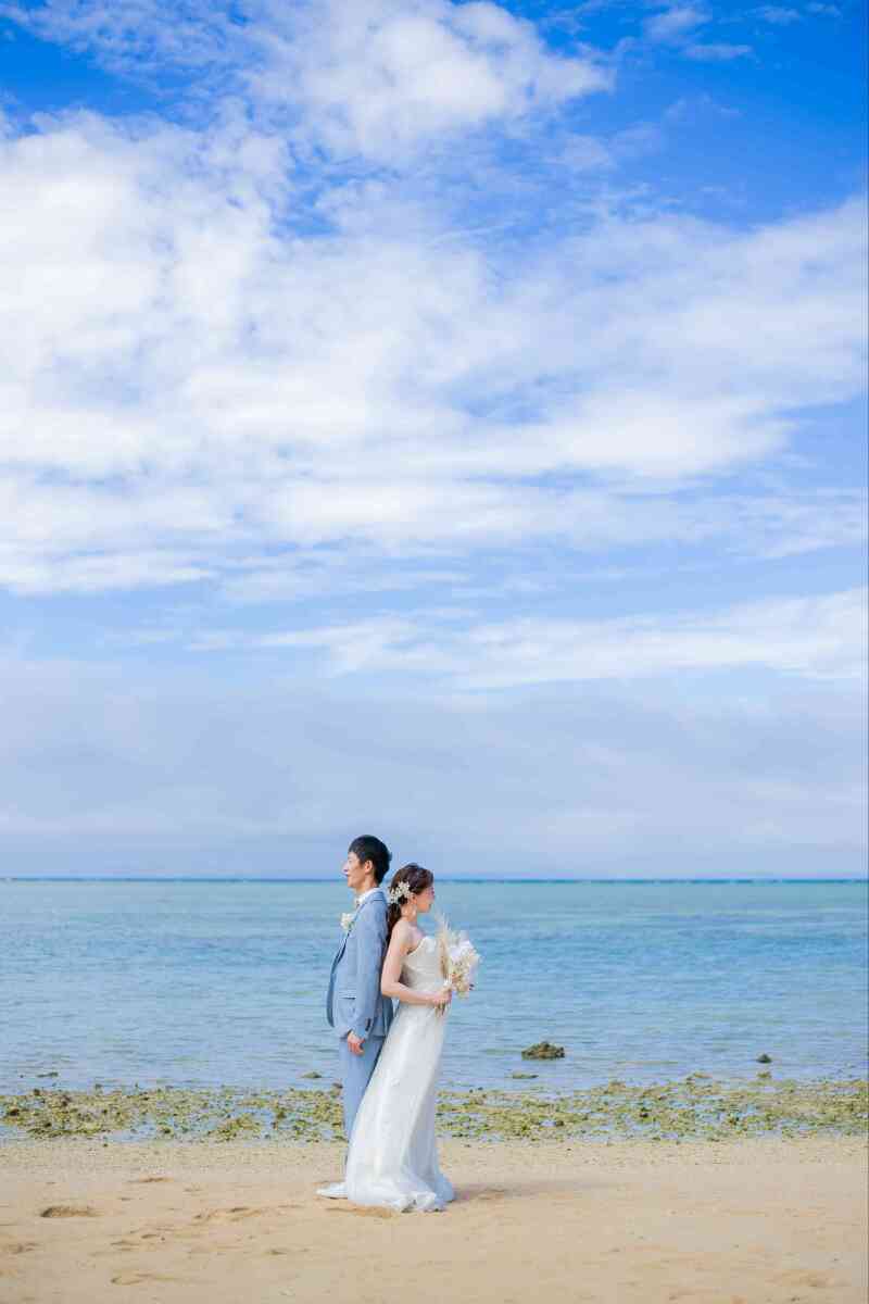 背中を合わせて