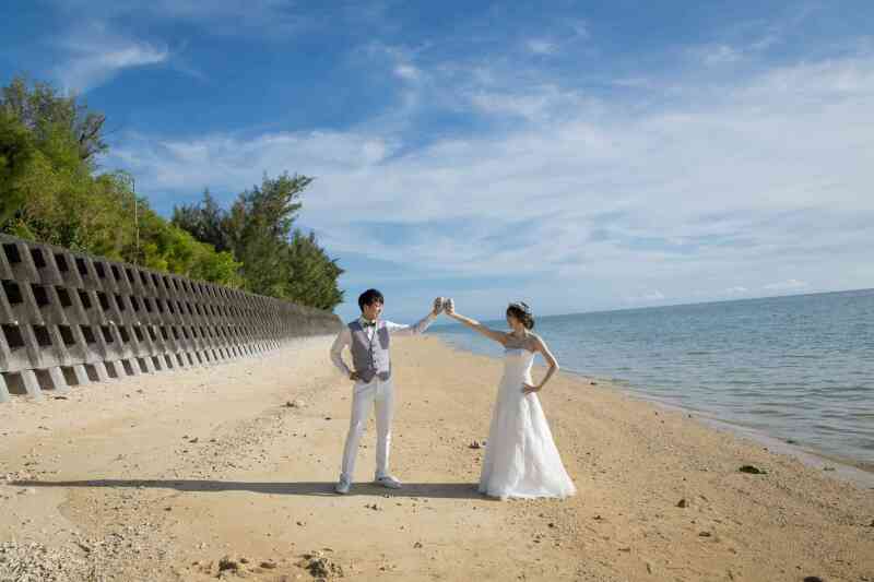 引きでの乾杯ショットも