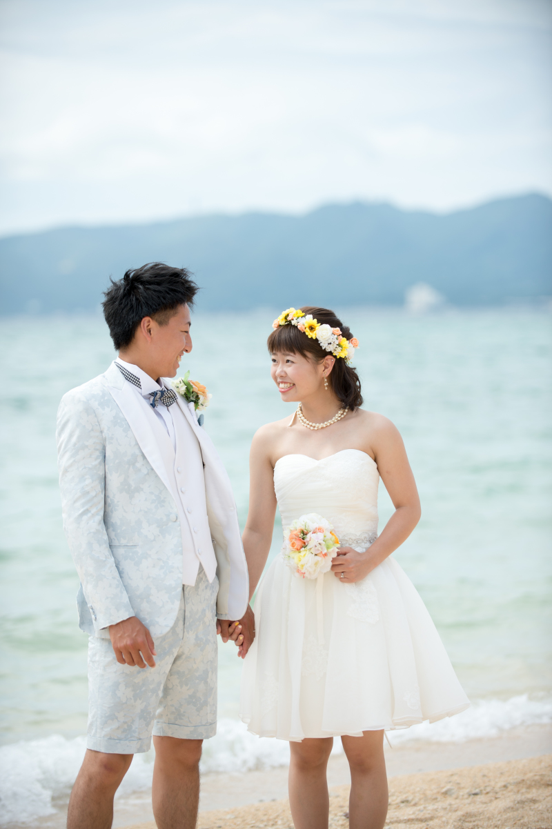 向き合って笑顔で