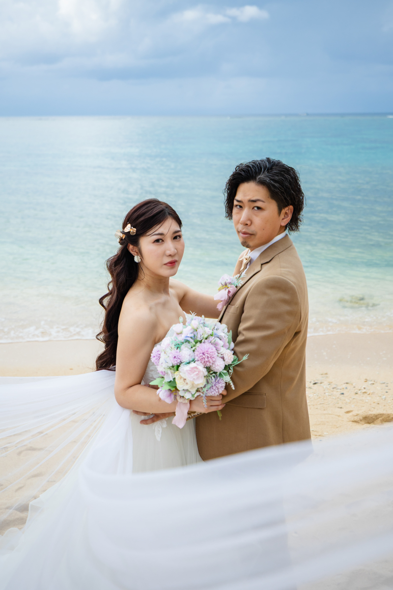 ビーチ撮影ではベールを使った特別な写真も◎