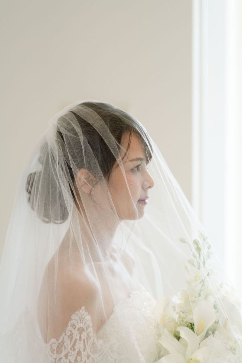 ベールに包まれた