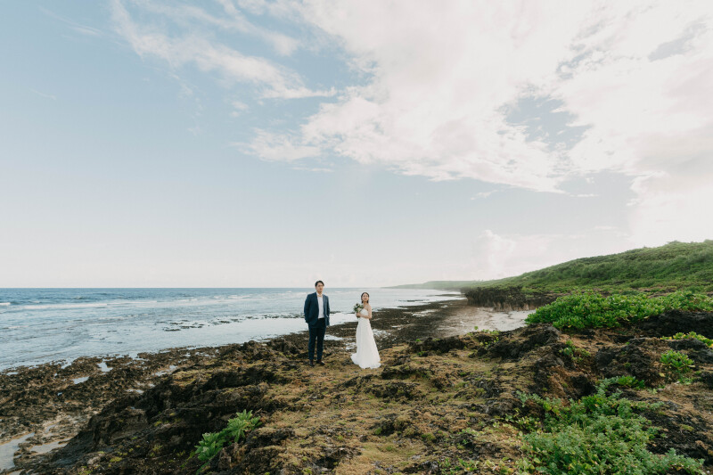 岩場で大人っぽく