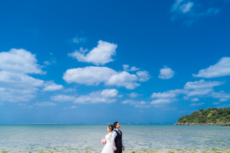 海の青と空の青。沖縄の空はいつもより広い気がする