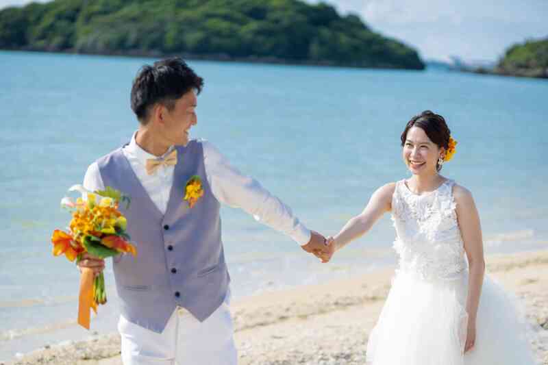 手を取り合って・・