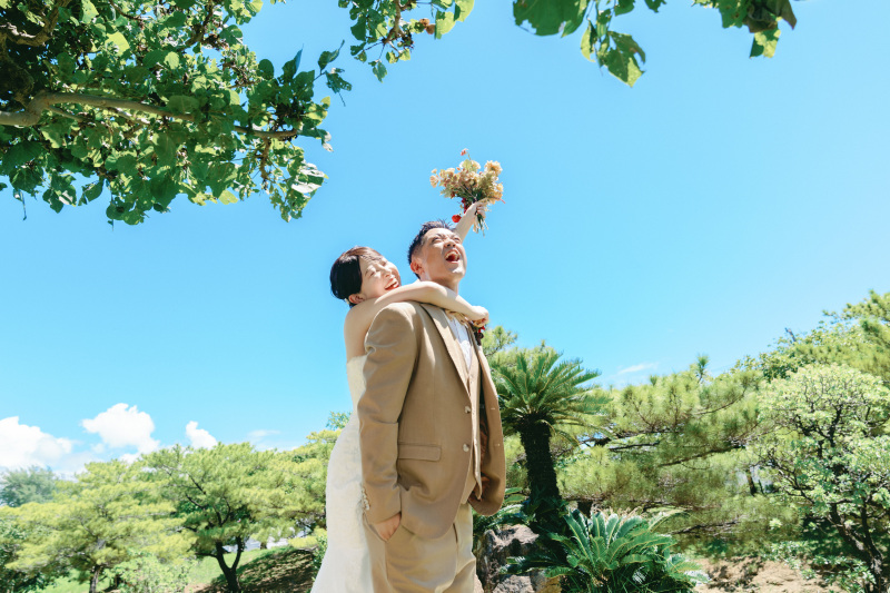 明るい未来に向かって進むお二人をイメージ♡