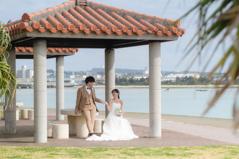 沖縄ならではの東屋の下で撮影スタート!