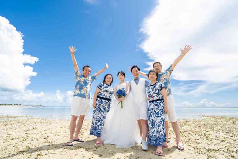 賑やかな家族撮影で