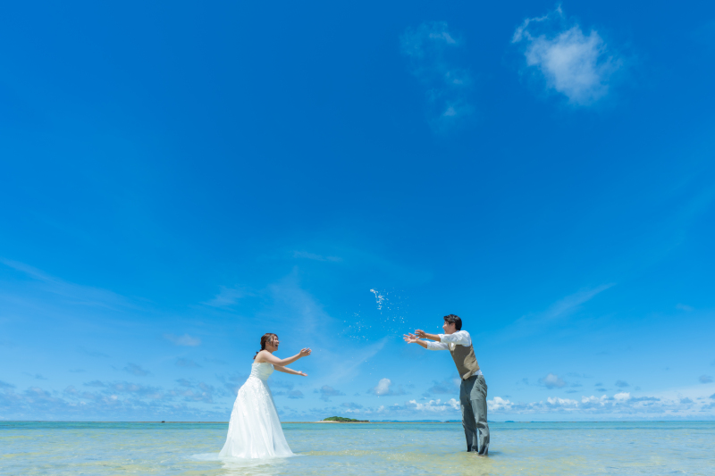 いよいよ…衣装を着たまま海へ!ウォーターイン撮影