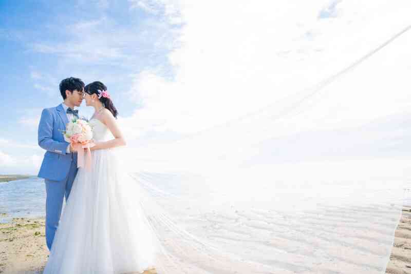 ドレスをなびかせての１枚