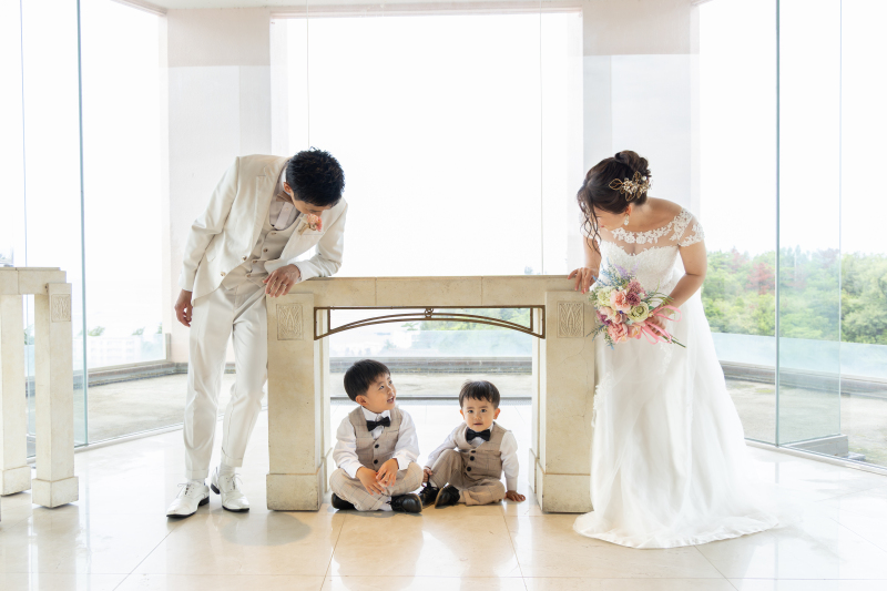 ビーチ撮影の後は純白のチャペルに移動して撮影！