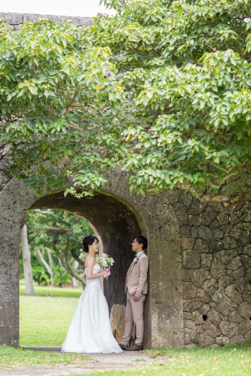石造のトンネルが