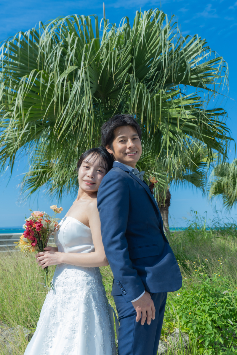 ラストショットは沖縄らしいヤシの木の前で。