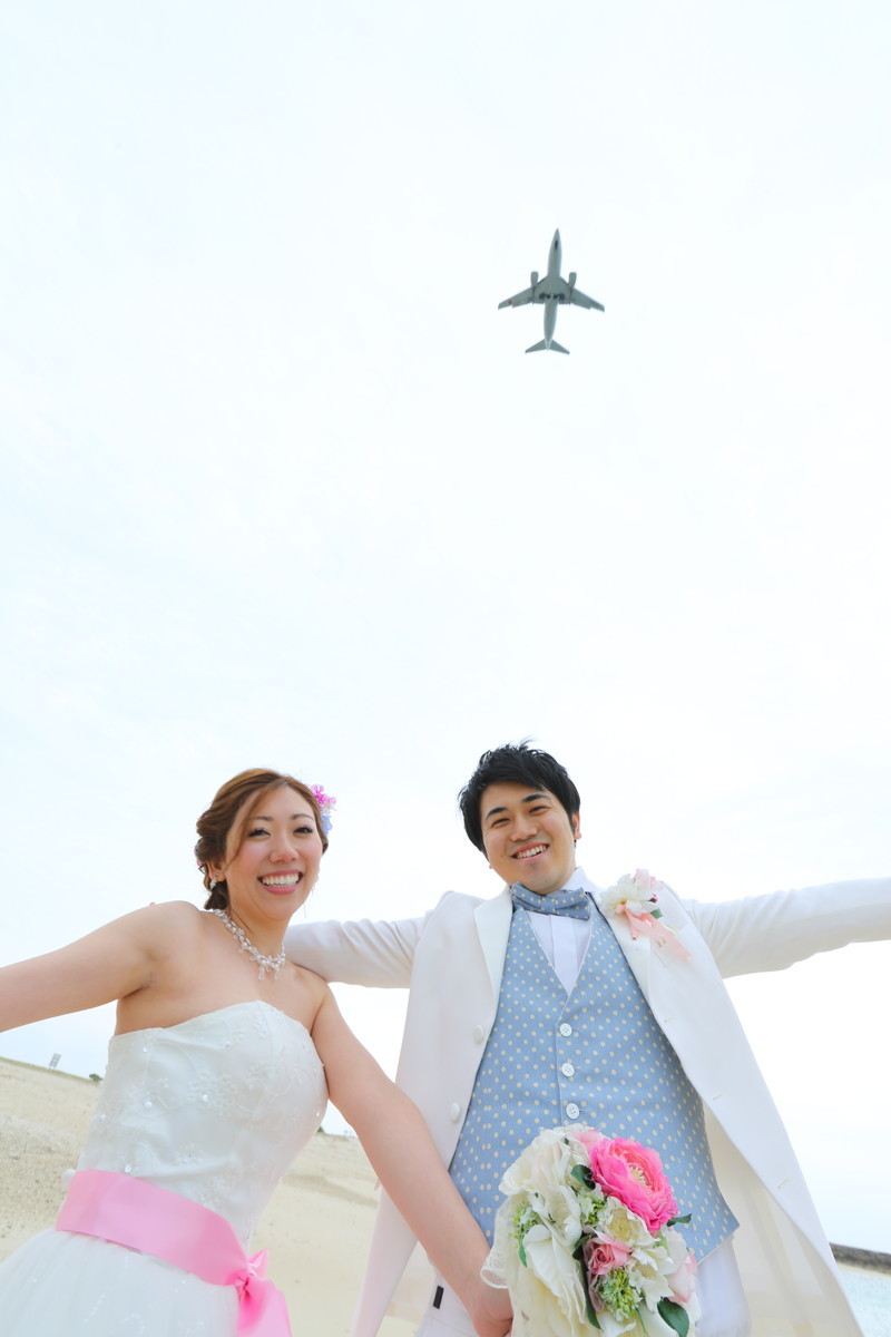 上空には飛行機！GOODLUCK