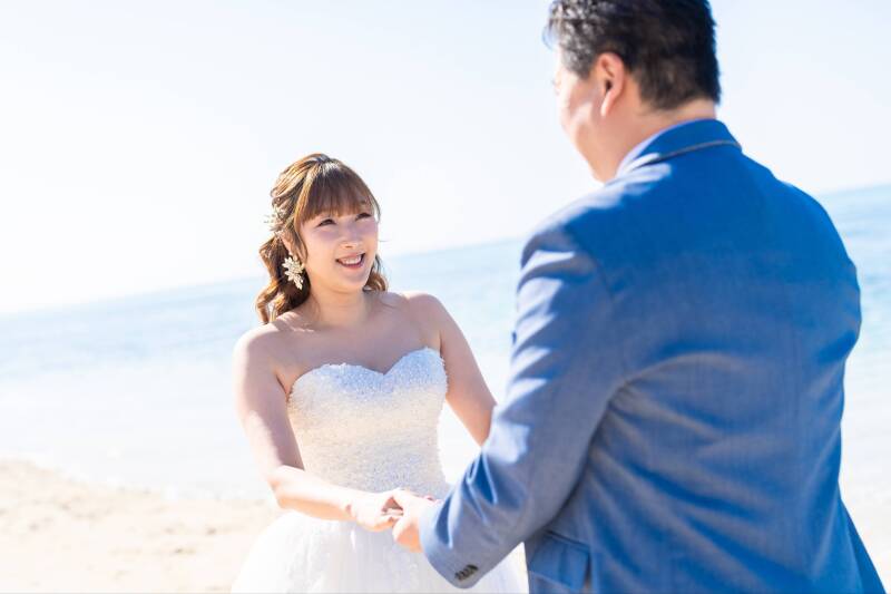 手を取り合って・・