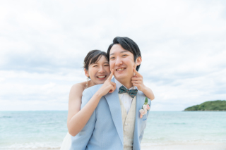 柔らかい笑顔が素敵なおふたりのフォトウェディング