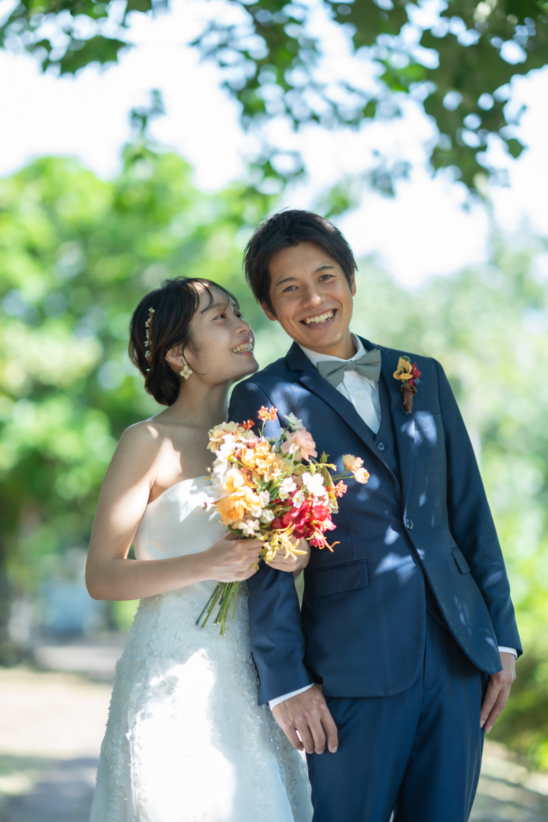 ご新郎様の肩に顔を置くご新婦様が可愛らしい＾＾