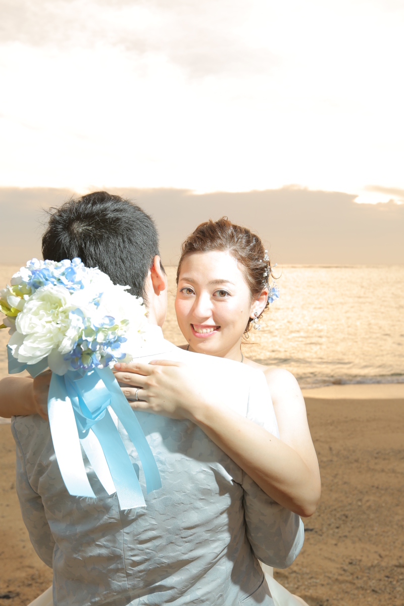 抱きついてにっこり＾＾