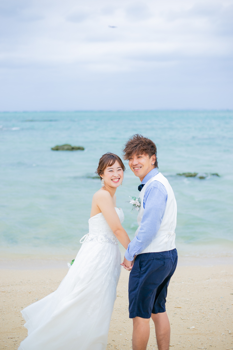 こちらを見てください