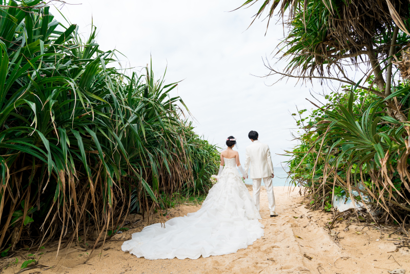 この道を抜けたら