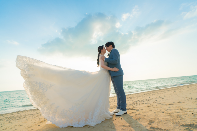 フワッとトレーンをなびかせて...