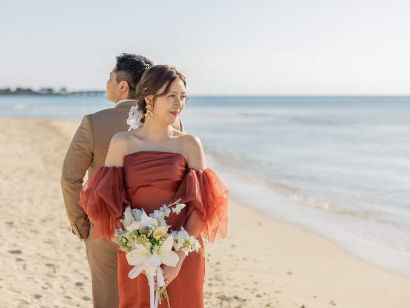 次は背中を合わせてポージング。クールな表情も◎