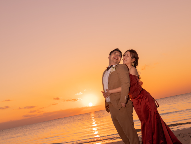 ビーチに移動すると&hellip;オレンジに染まった世界に