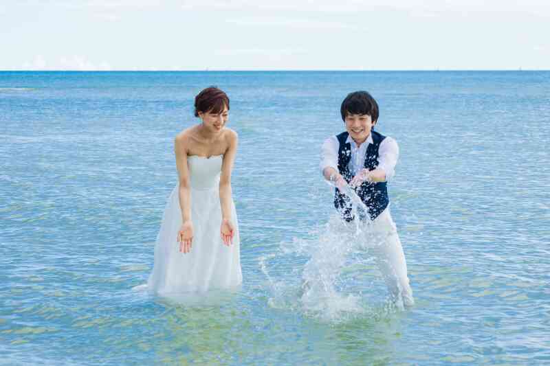 パシャパシャと