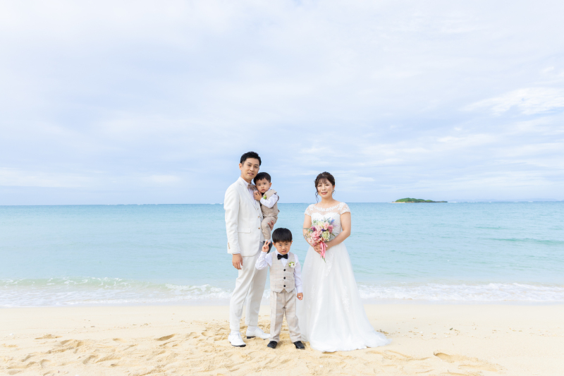 まずは人通りの少ない穴場ビーチで撮影スタート！